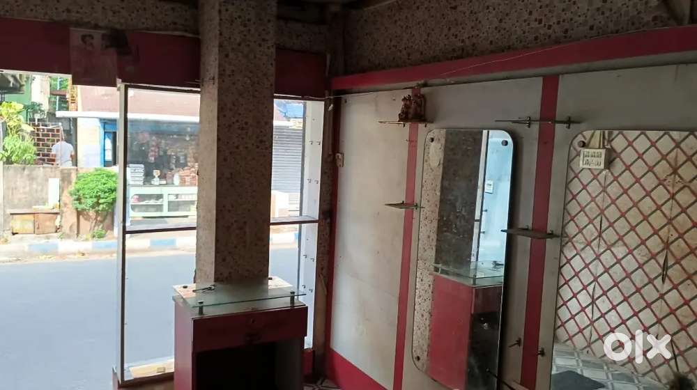 Semi-furnished saloon for rent