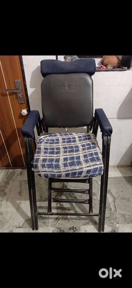 Salon chair