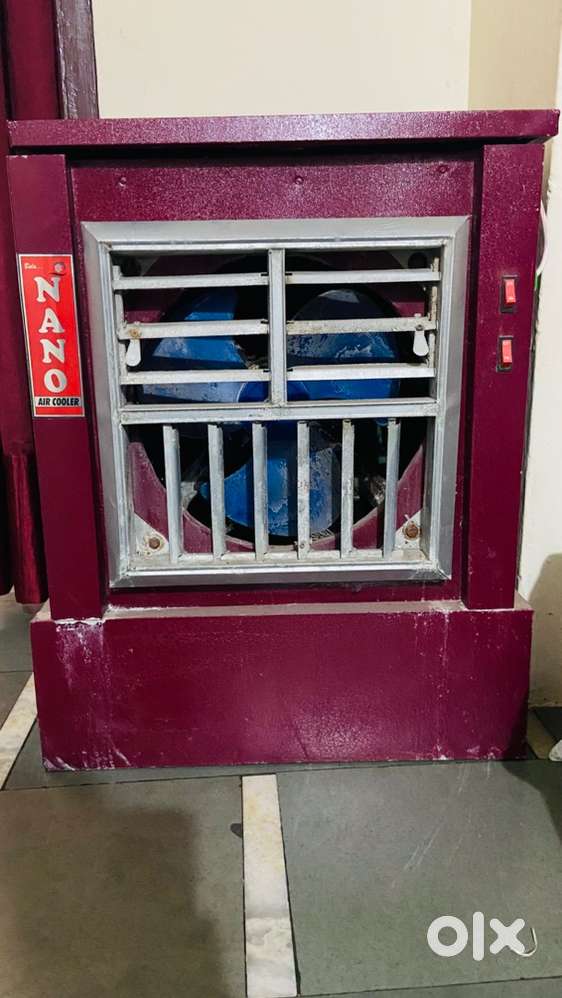 6month old cooler colour red