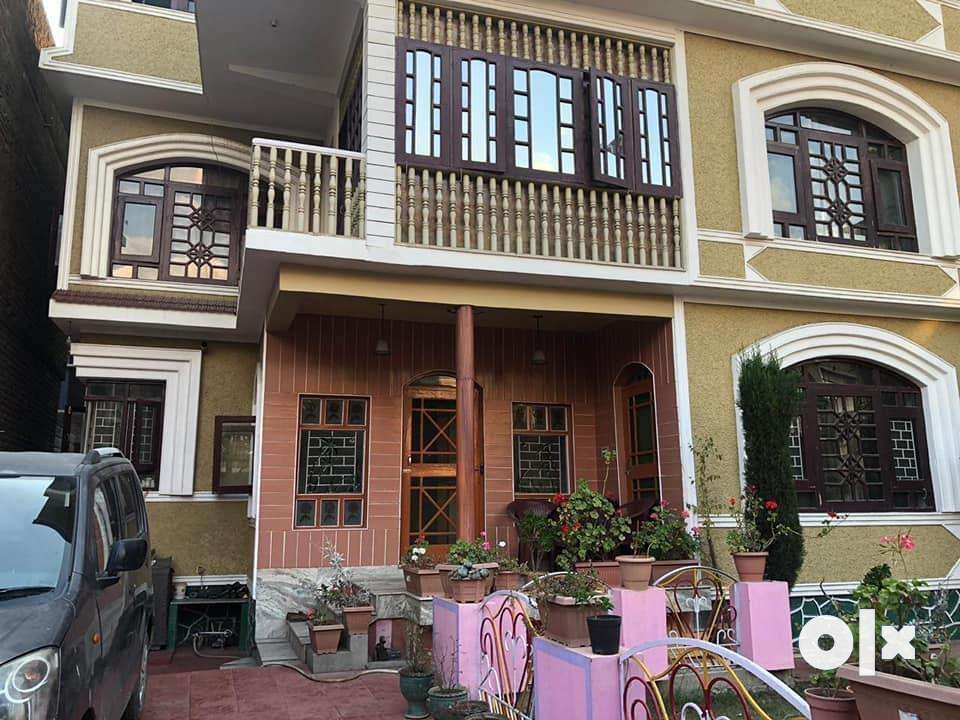 3 Storey House On Sale At Allochi Bagh