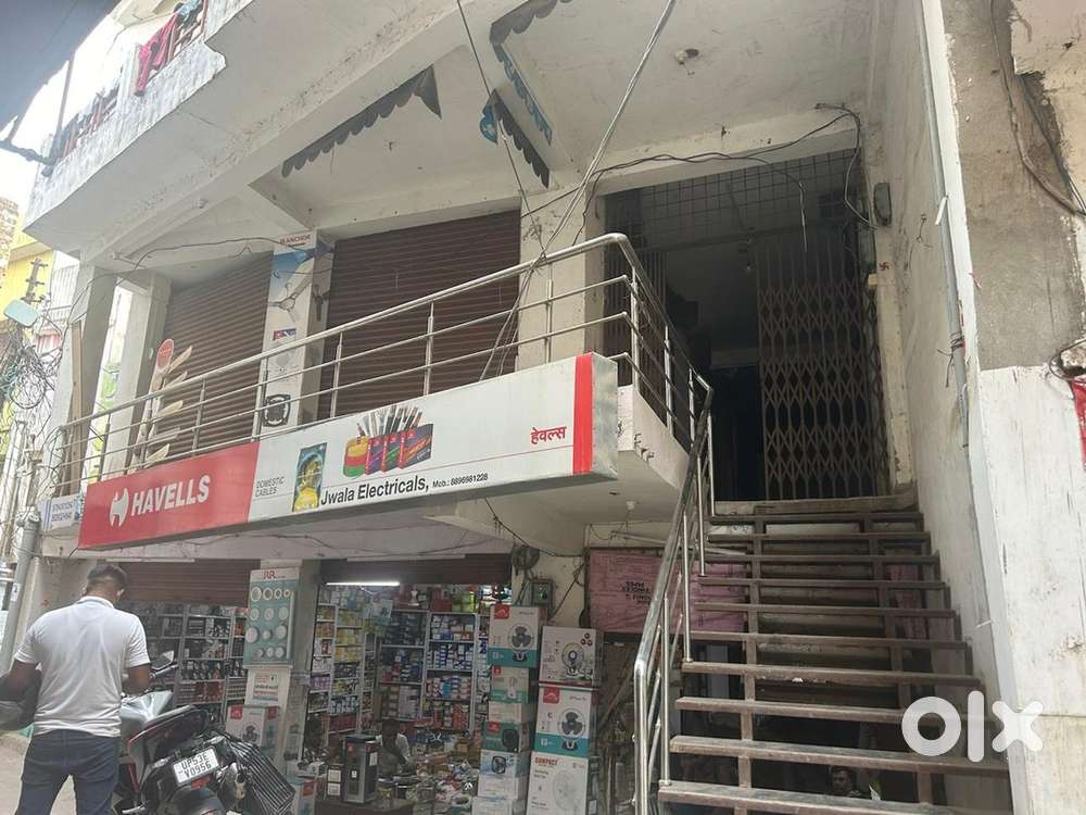 Rent ke liye dukkan khali hai