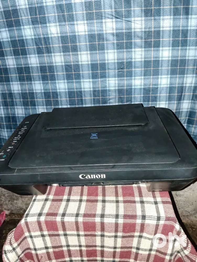 Canon PIXMA E470  case box mein color nahin hai aapko khud Lena padega