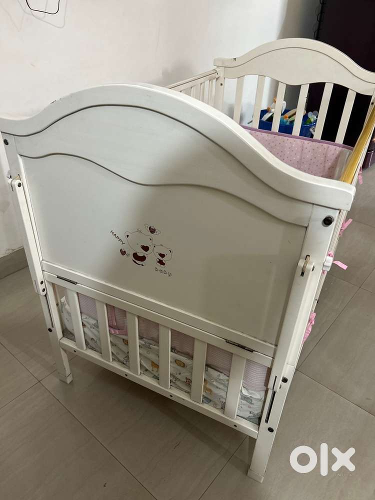 Baby Cot with complete bedding