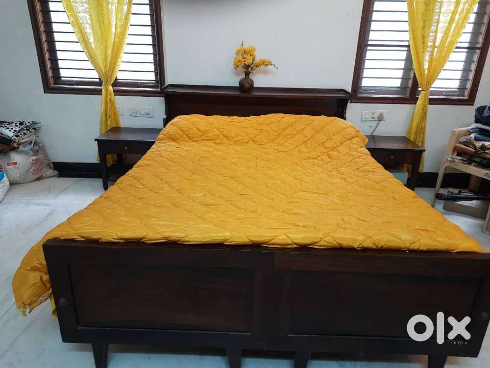 4 queen size cot with cabinets and 1 sofa cum bed