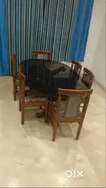 DINING TABLE  SELLING ON URGENT BASIS
