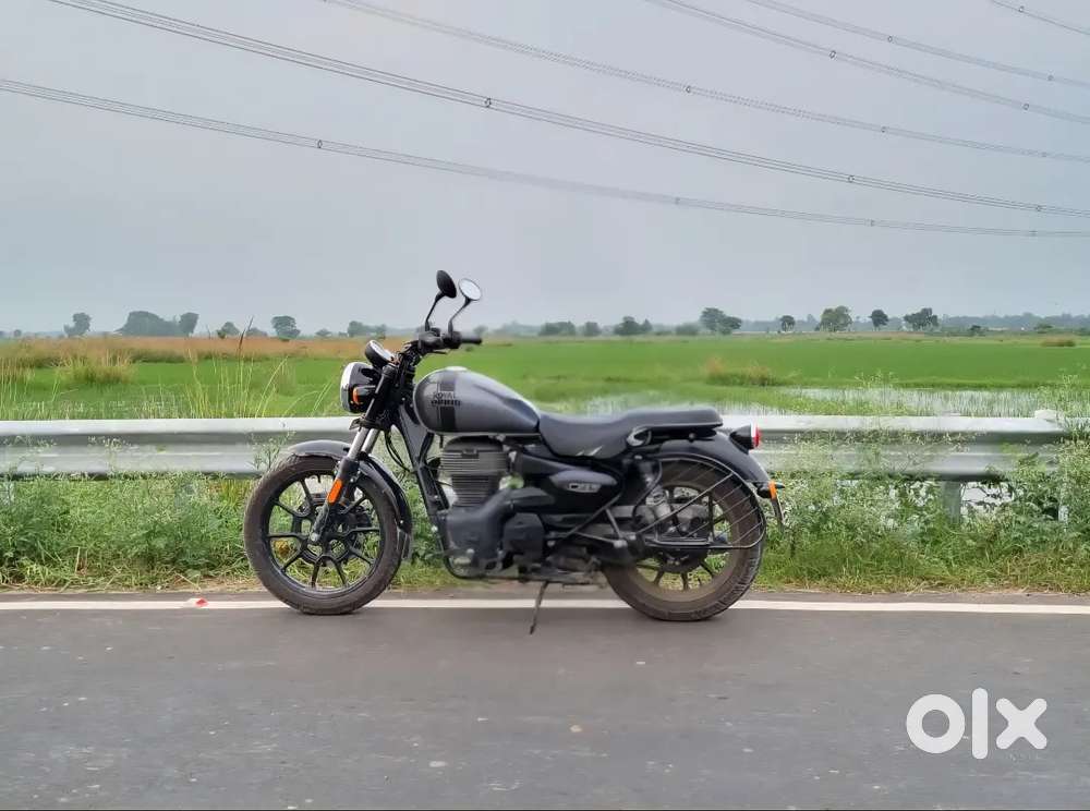 Meteor 350 ( customized grey) dec 2021 model