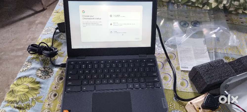 Lenovo loptop size 10.6 RAM 4 ROM 64 crhoombook