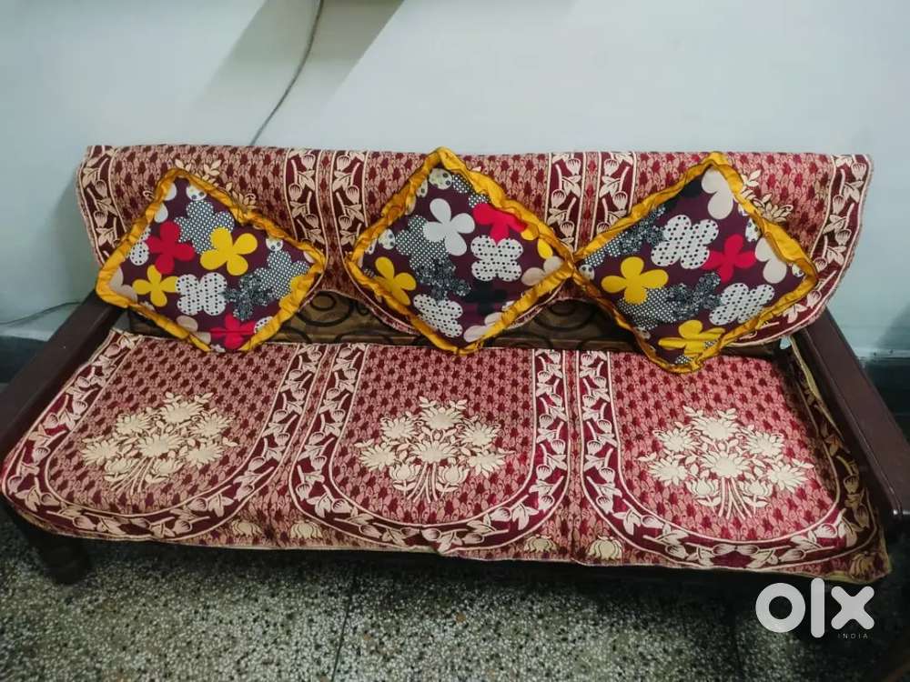 Sofa set (3+2) with table and a side table with cover