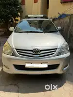 1st Owner Innova (Family Car) Diesel : 8 Seater