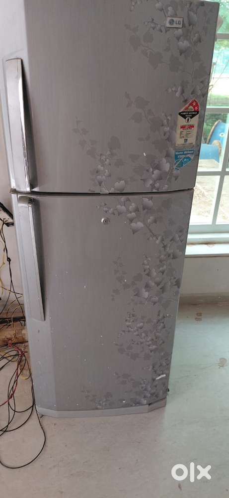 Fridge only at 9000 ( negotiable price )