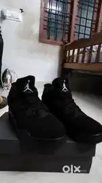 Air Jordan Retro 4 'black cat