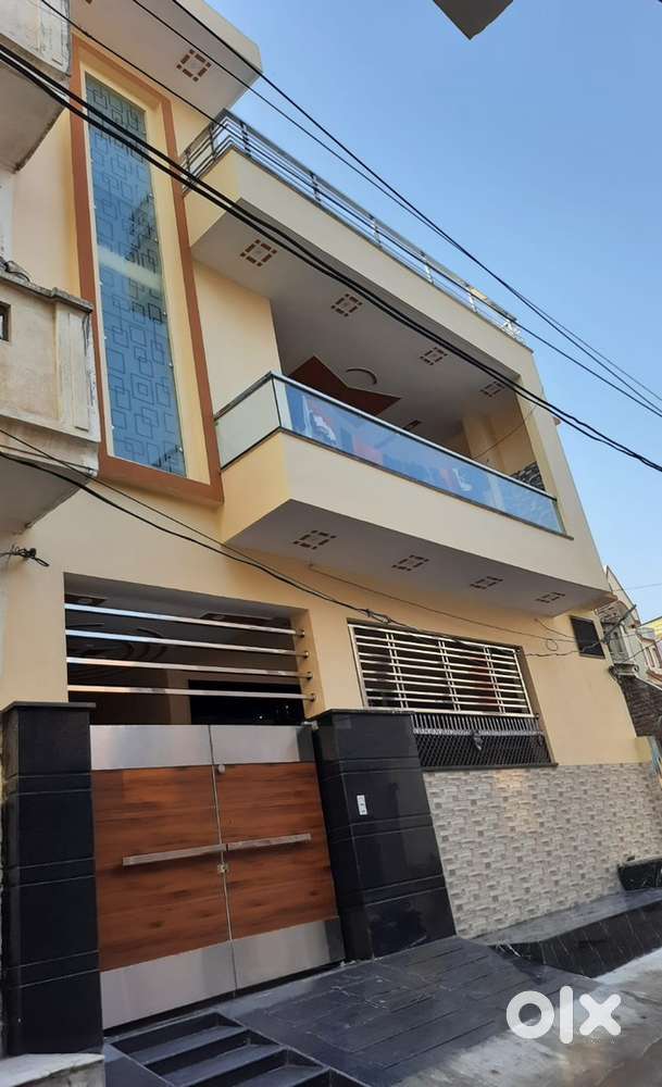 Three room set available in camp patel nagar hisar