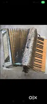 Accordion Vintage Hohner Tango 3