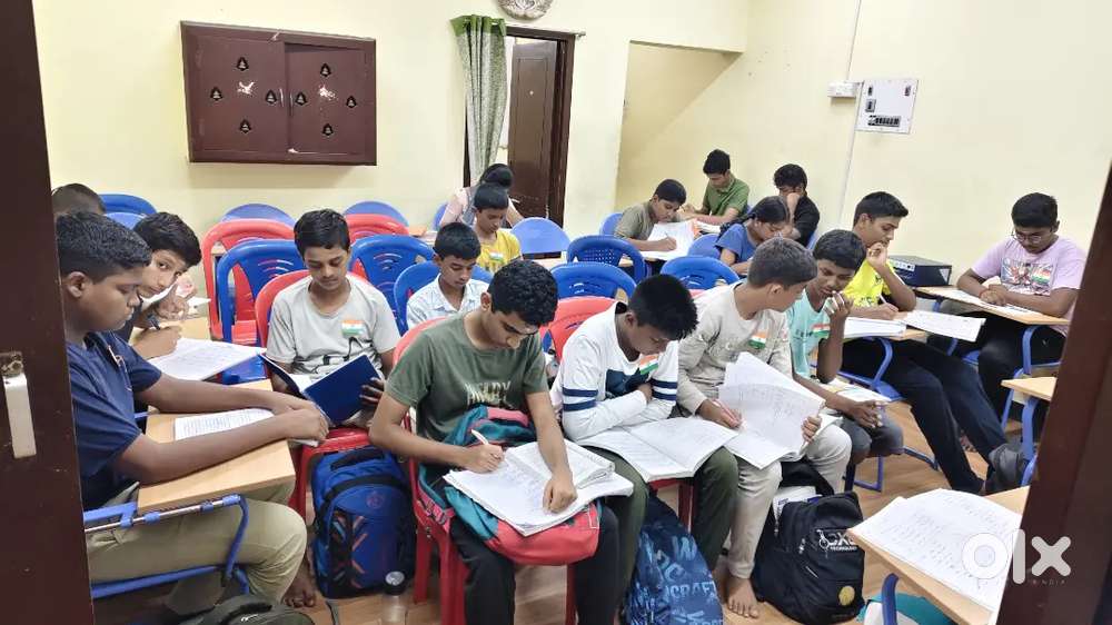 TEACHERS WANTED (Maths, Accountancy & Chemistry)