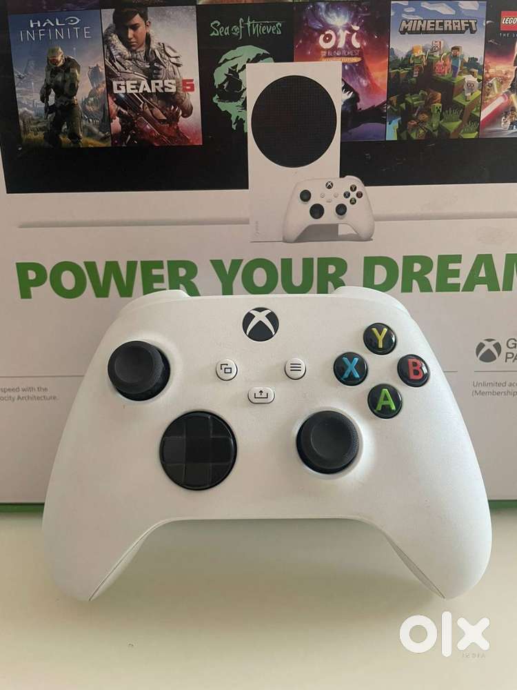 New XBOX series S console and controller