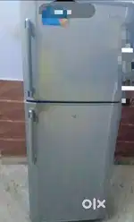 Samsung refrigerator 300 LITRES.
