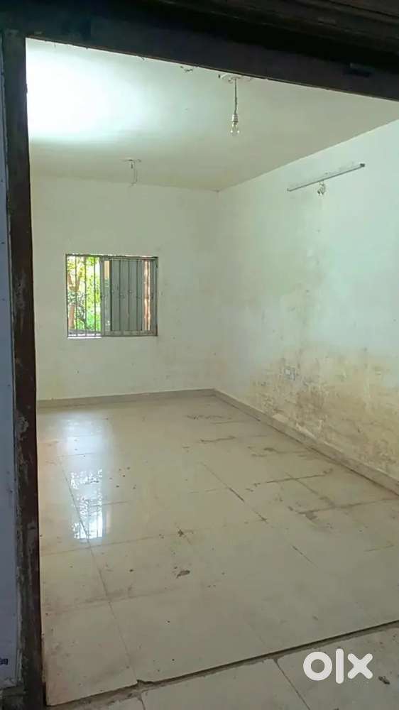 Commercial Shop available for rent