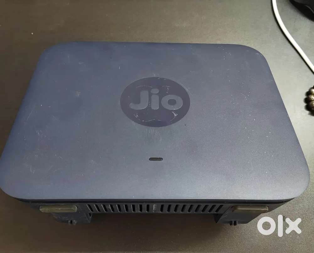 Jio Fiber and Modem (2 pieces)