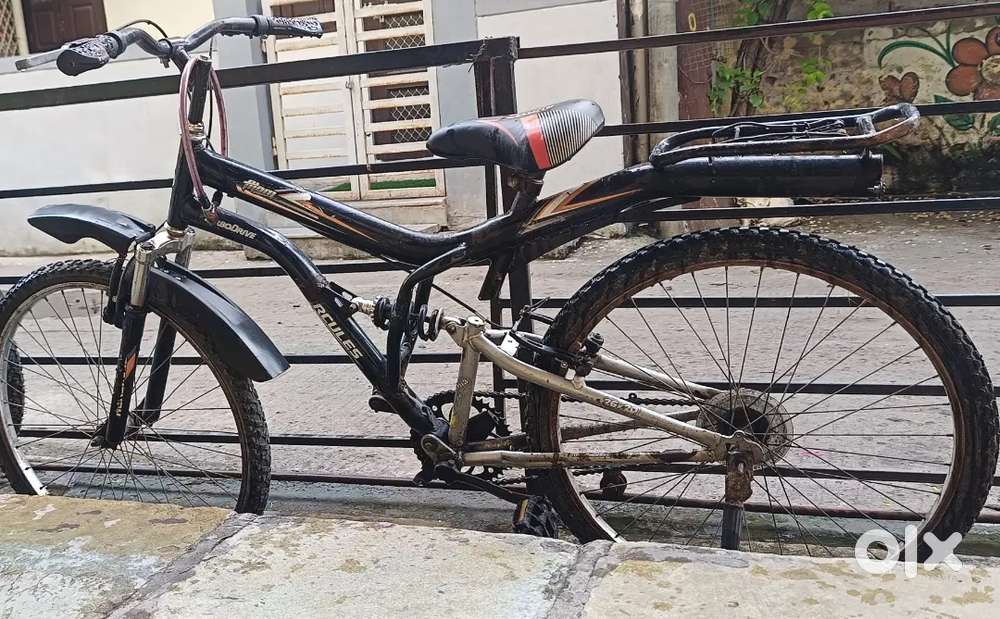 Sturdy Mountain Bicycle in Good Condition – Smooth Ride & Great Value
