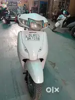 Honda Activa white colour low price &&