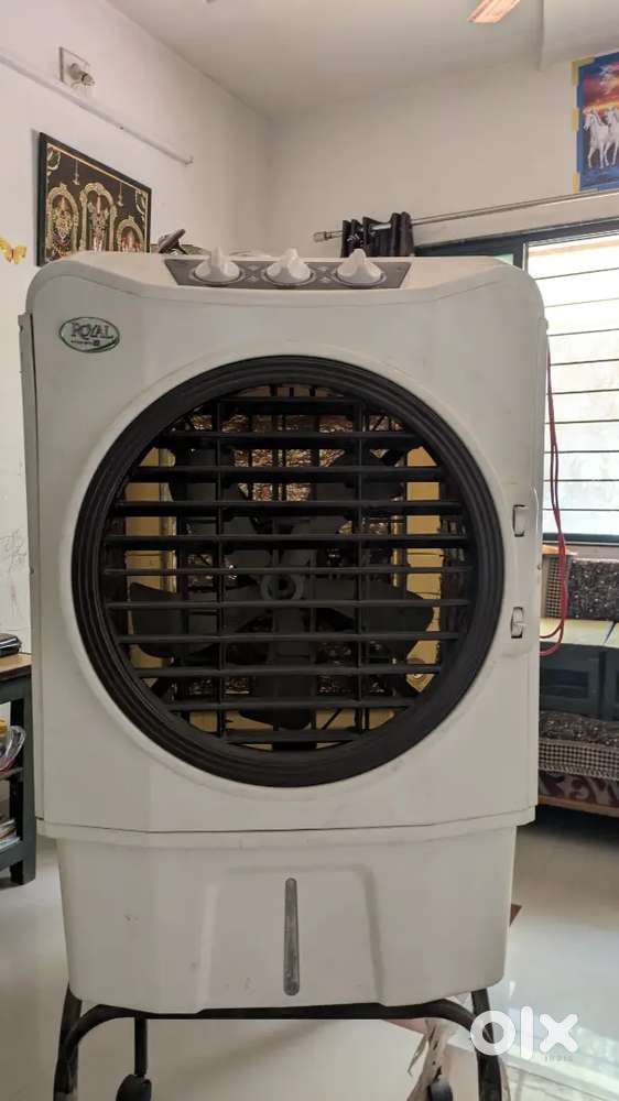 Air cooler with stand