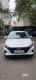 Hyundai i20 Sportz 1.2 IVT Dual Tone, 2020, Petrol