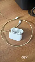 Apple AirPods Pro 2 - Lightning version
