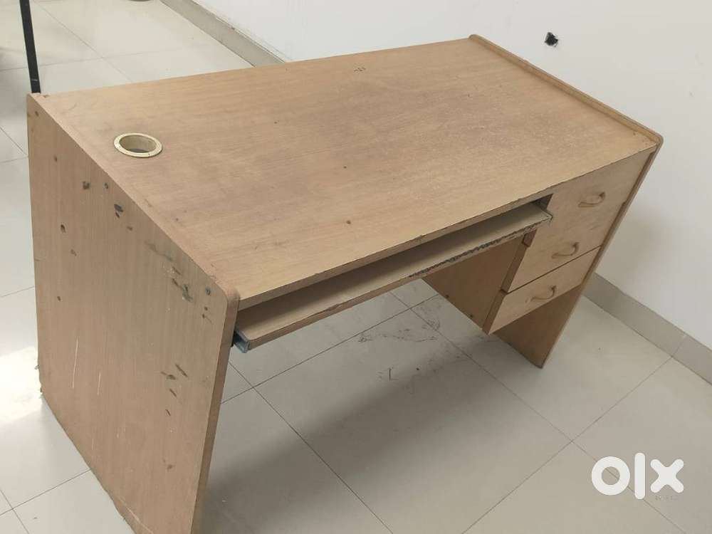 Computer Table with 3 Drawers