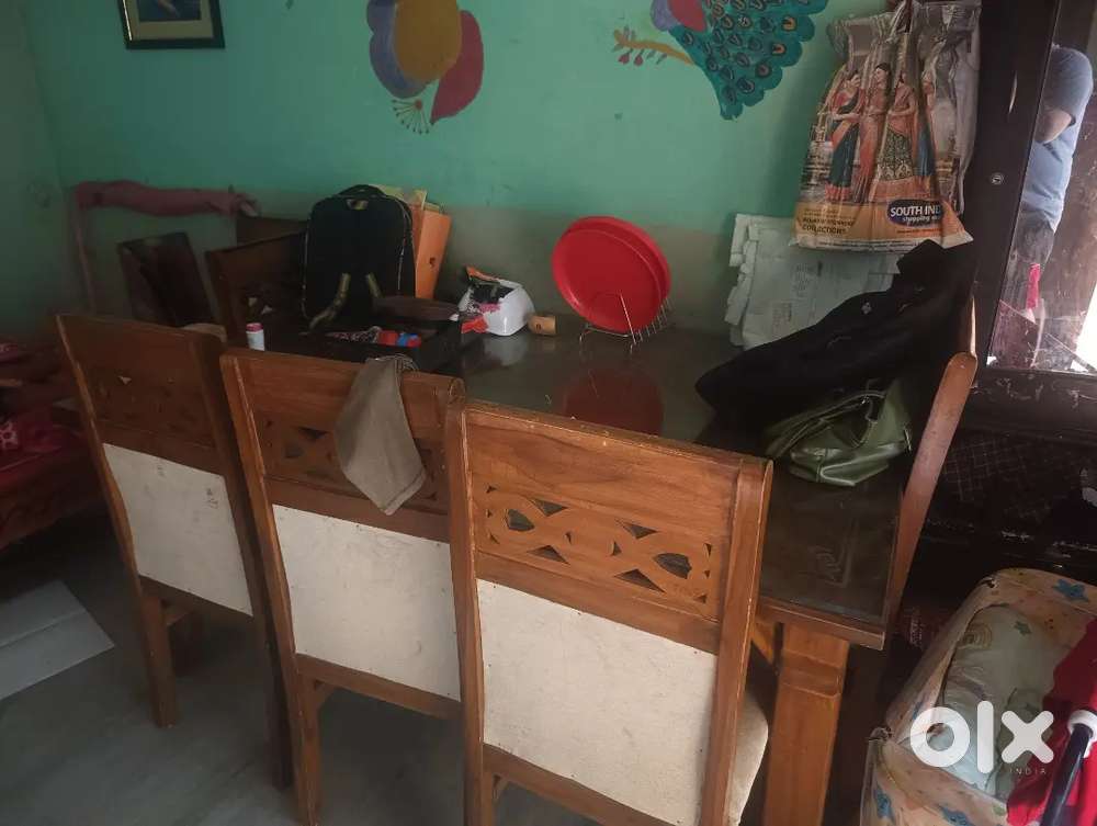 Dinning table with chairs