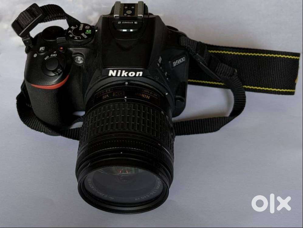 Nikon D5600 DSLR with 2 lens in good condition