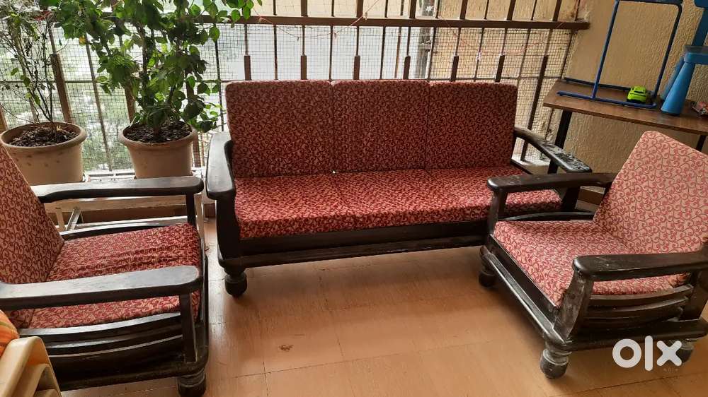 3 + 1 + 1 wooden sofa