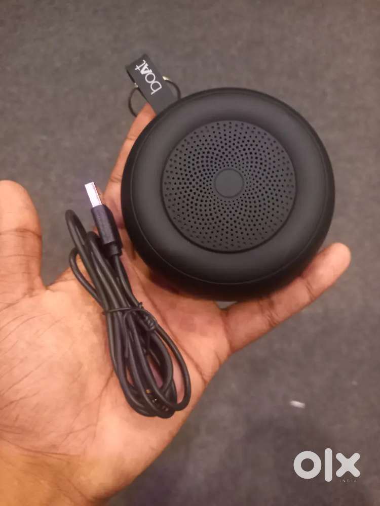 Boat Bluetooth speaker with box and wire