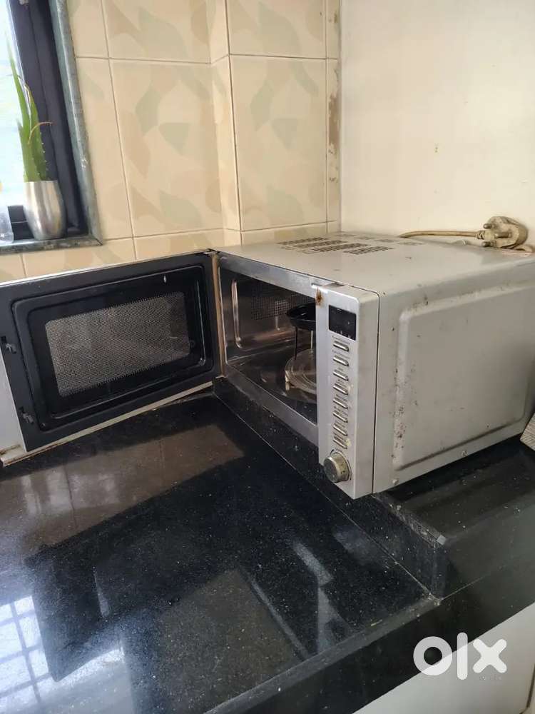 Excellent condition onida microwave