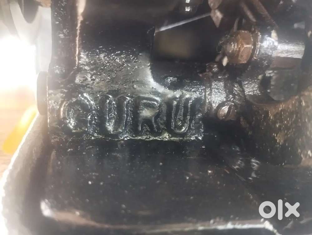 JACK OVERLOCK SEWING MACHINE (GURU)