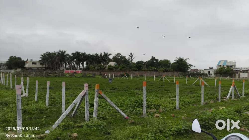 Only 1800 rs sq feet land available