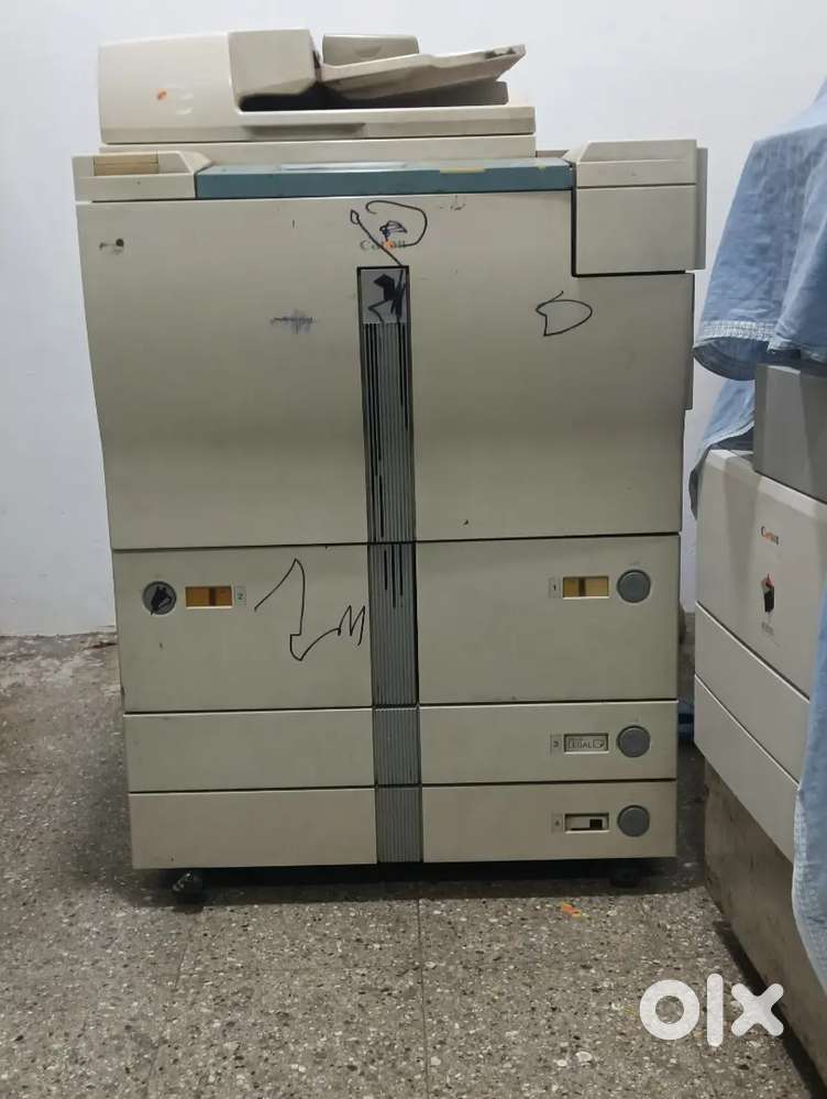 Printer machine Balck and white print it's wok seep print