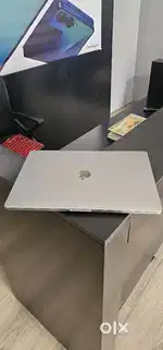 MAC BOOK PRO Intel i7 GRAPHICS AMD RADEON PRO 560