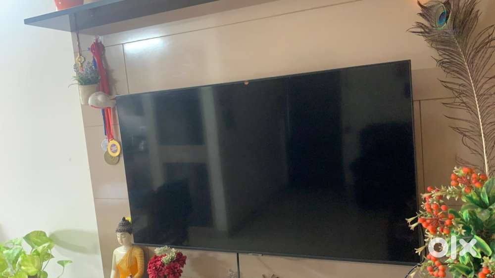 Samsung LED TV 43” model AU7700 for sale - 3 years old