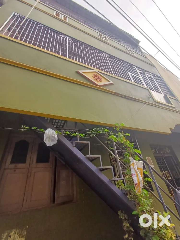 Kadai veethi backside independent depluexhouse for lease virudhachalam