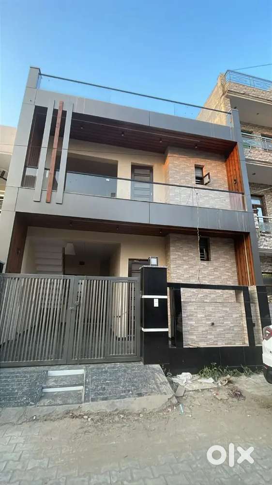109 GAJ INDEPENDENT KOTHI (BRAND NEW)