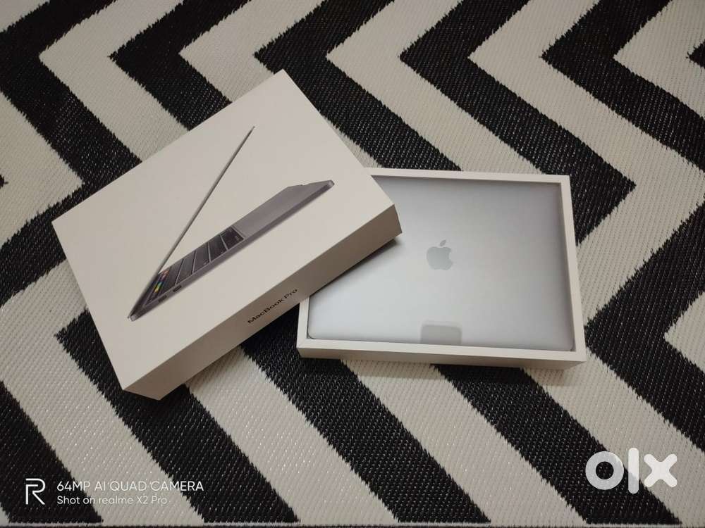 Macbook Pro 13” with Touchbar (Two Thunderbolt ports)