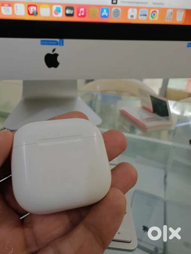 Apple airpods 4th gen, under warranty Non ANC model with bill,box also