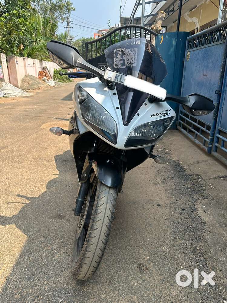 R15s 2017 well maintained recently full serviced no issues