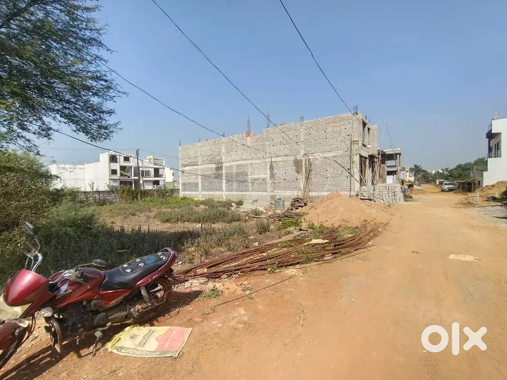 3400/sqft पर Plot finalize करें → Free iPhone 16 Pro