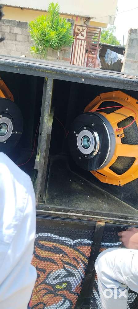 Soysis bass 2000w speaker inch for sale urgent