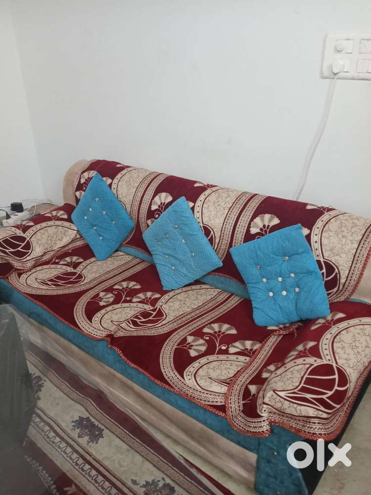 5Seater Sofa + Table