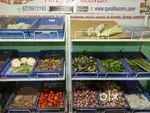 Vegetable Stand with Caret