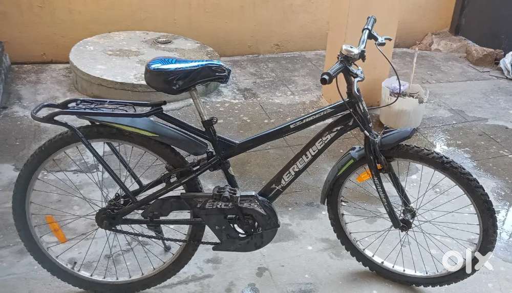 Well maintained Hercules bicycle is for sale