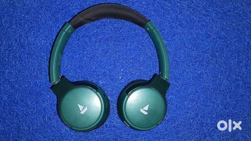 Boat headphone 60 hours play time