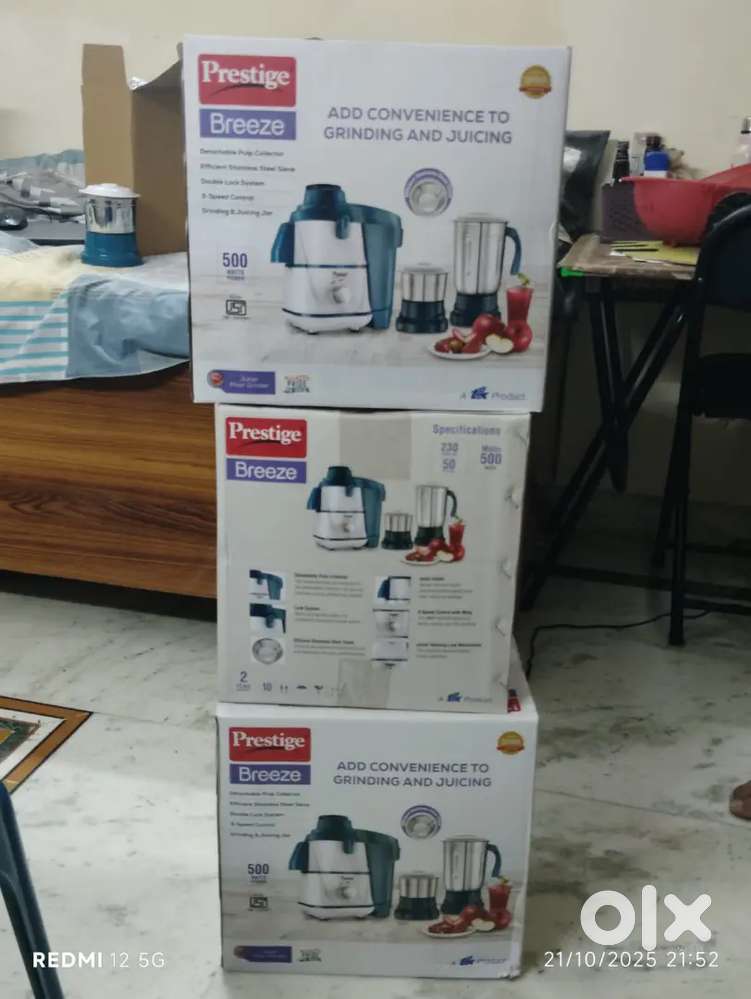 Prestige Breeze 2 Jar Mixer Juicer and Grinder. 3 piece each Rs 3000